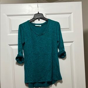 Chris & Carol Round Neck Cuffed Sleeve Tunic